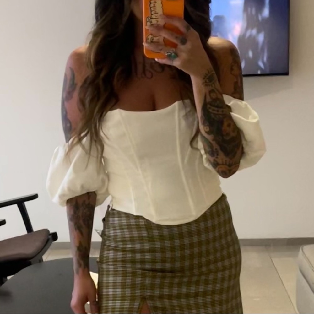Off the shoulder White Puff Sleeve Top
